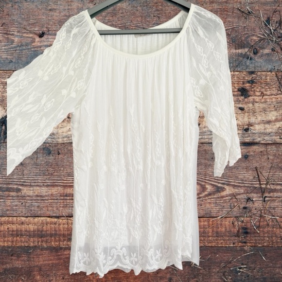 Bellambra Tops - Chic ivory Bellambra top Embroidered Blouse